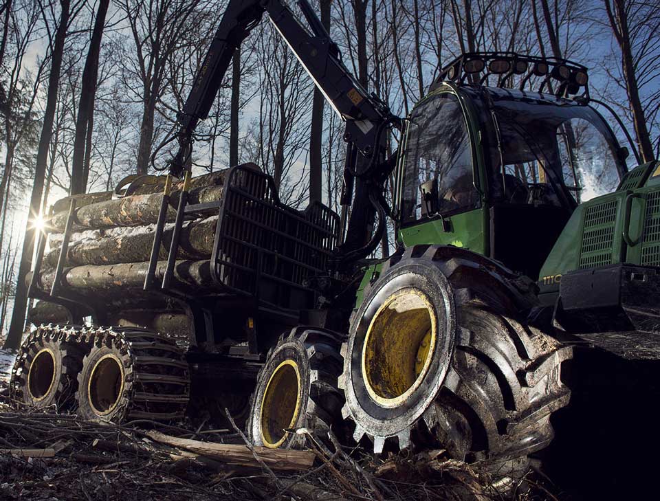 Agripneus Service - riparazione, vendita, montaggio e assistenza per gli pneumatici agricoli in Vigevano e in tutta la provincia di Pavia-Forestali